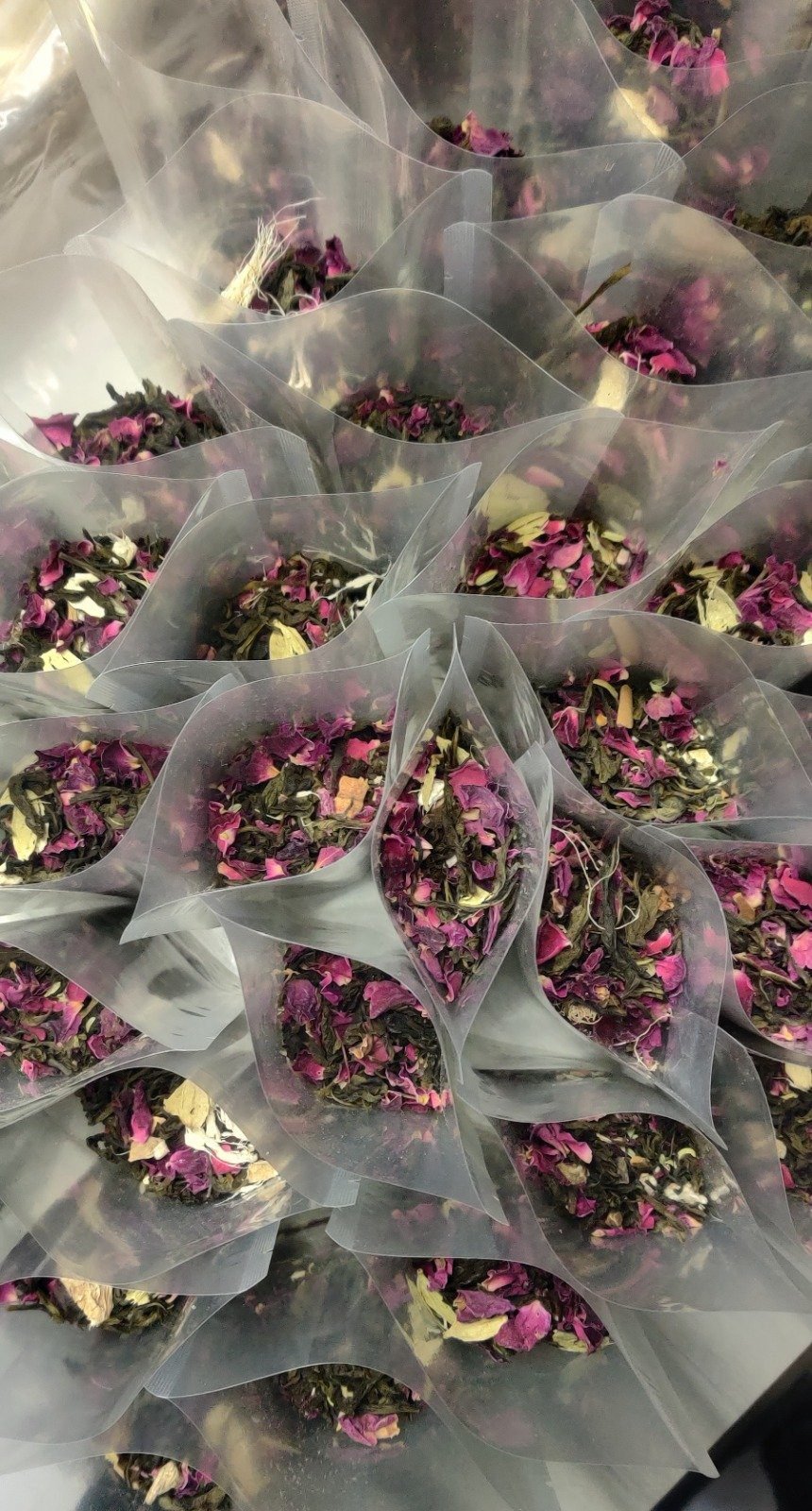 Kashmiri Kahwa 25g | Premium Green Tea Blend | Saffron & Spices | Authentic Kashmir Taste 3 Kashmiri Kahwa 25g | Premium Green Tea Blend | Saffron & Spices | Authentic Kashmir Taste - Image 3